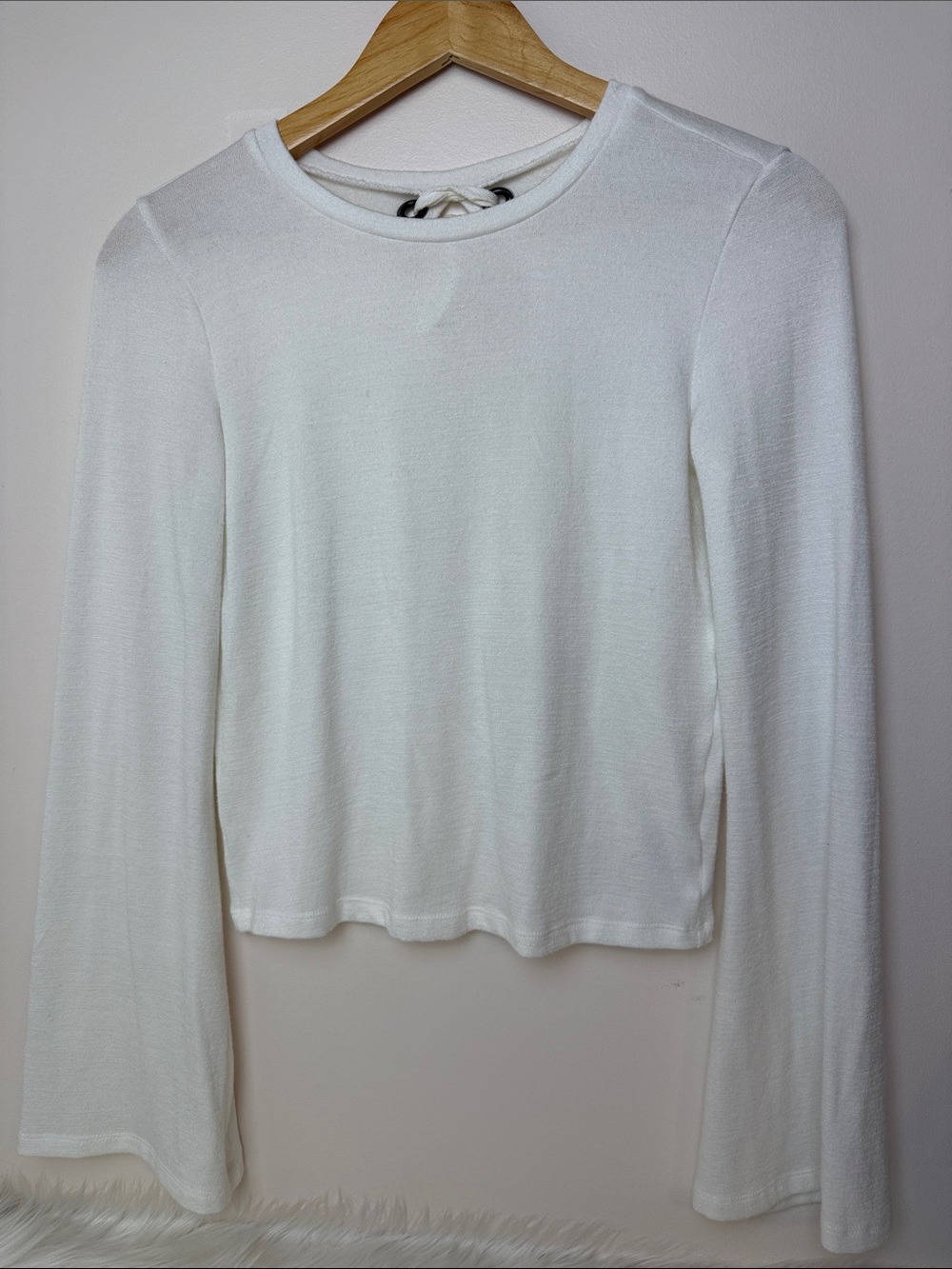 Women’s American Eagle Outfitters Sexy Open Back White Long-Sleeve Crewneck Top